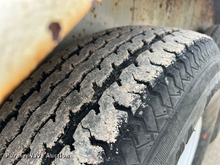 image for item LG9196 1997 Eagle Body  enclosed cargo trailer