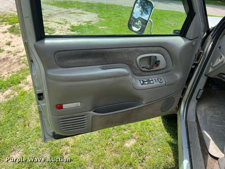 image for item LG9227 1996 Chevrolet K3500  Crew Cab pickup truck