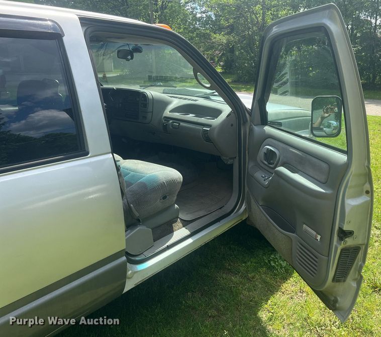 image for item LG9227 1996 Chevrolet K3500  Crew Cab pickup truck