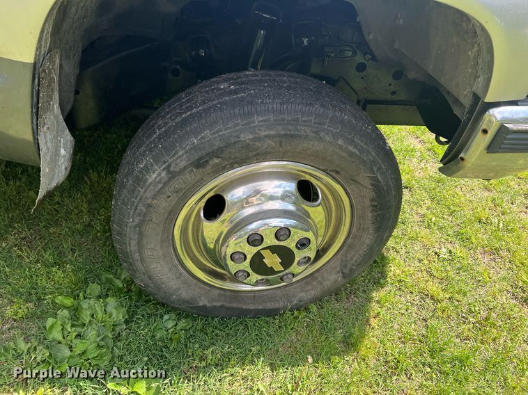 image for item LG9227 1996 Chevrolet K3500  Crew Cab pickup truck