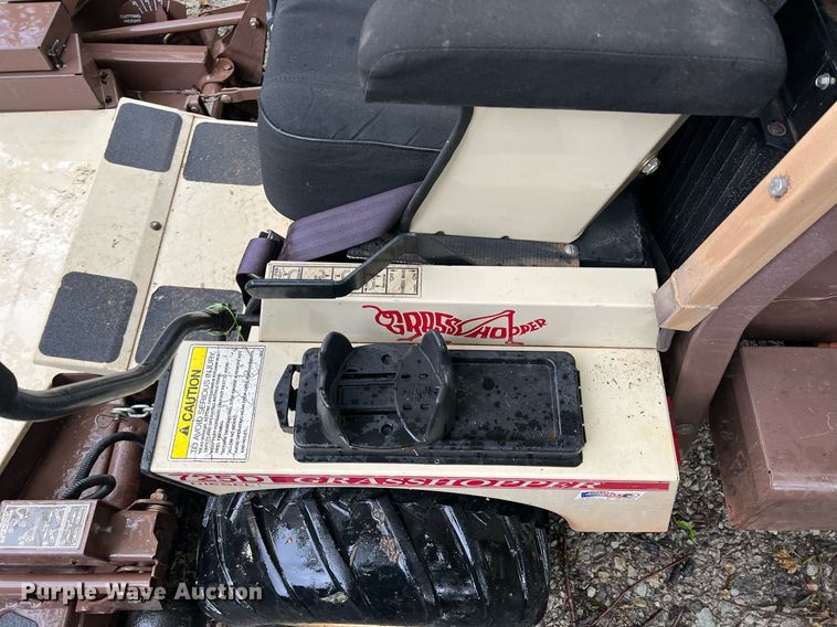 image for item LG9228 Grasshopper 725D  ZTR lawn mower