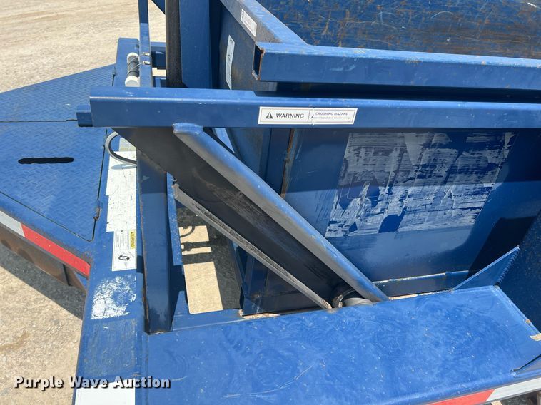 image for item LG9230 2015 Air Tow D12  dump trailer