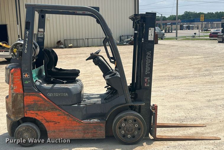 image for item LG9231 Toyota 8FGCU20  forklift