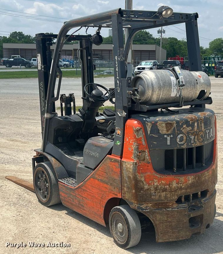 image for item LG9231 Toyota 8FGCU20  forklift