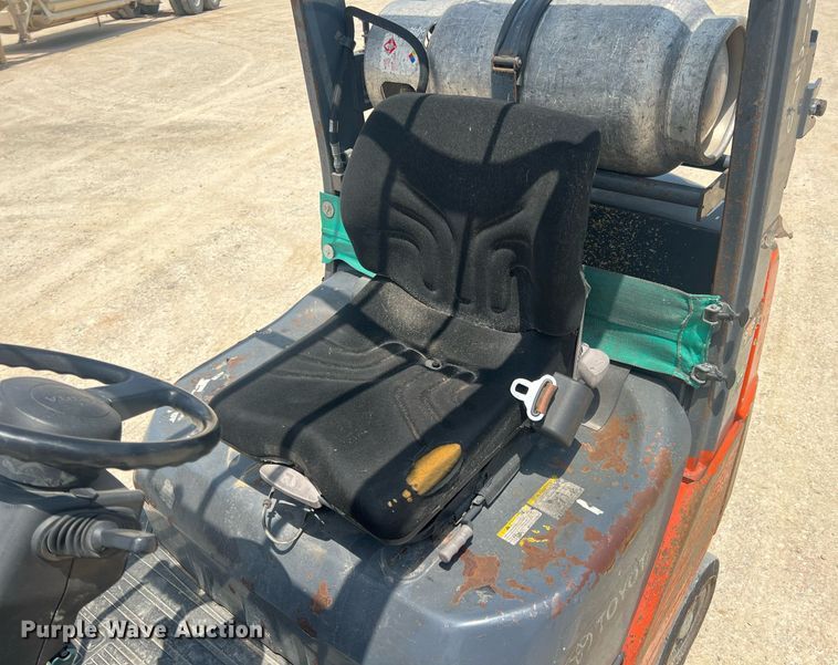 image for item LG9231 Toyota 8FGCU20  forklift