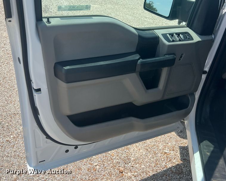 image for item LG9232 2016 Ford F150  SuperCrew pickup truck