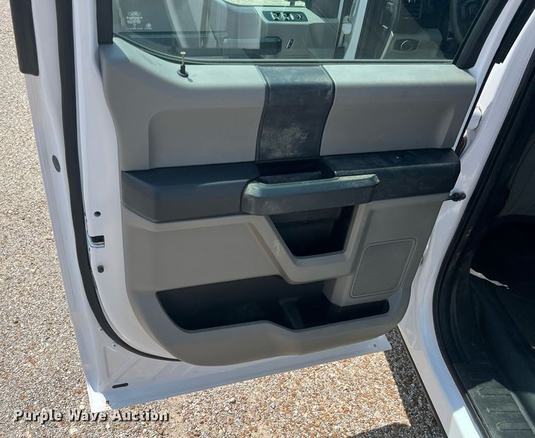 image for item LG9232 2016 Ford F150  SuperCrew pickup truck