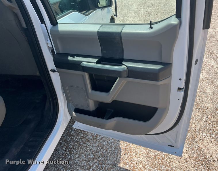 image for item LG9232 2016 Ford F150  SuperCrew pickup truck