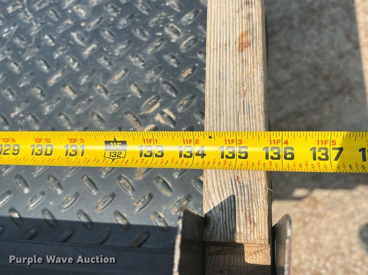 image for item LG9233 2009 Ford F450 Super Duty  flatbed truck