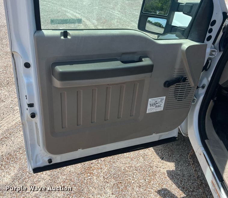 image for item LG9233 2009 Ford F450 Super Duty  flatbed truck