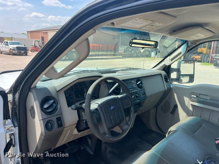 image for item LG9233 2009 Ford F450 Super Duty  flatbed truck