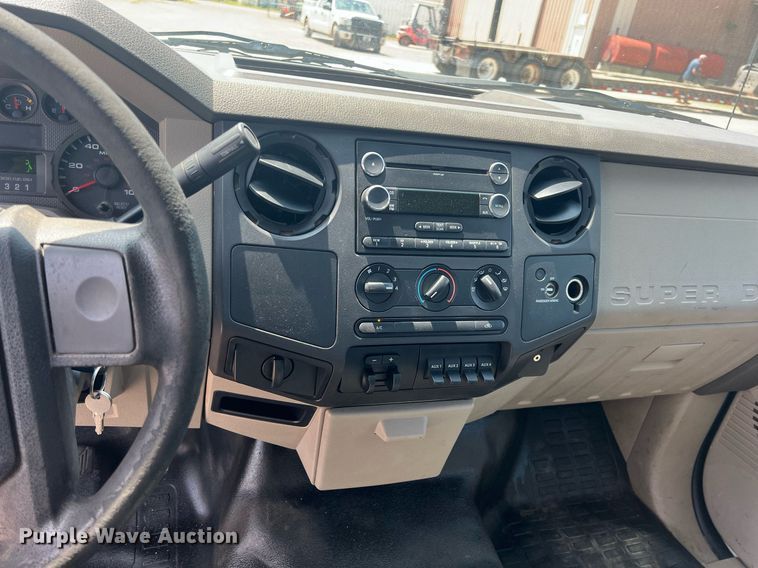 image for item LG9233 2009 Ford F450 Super Duty  flatbed truck