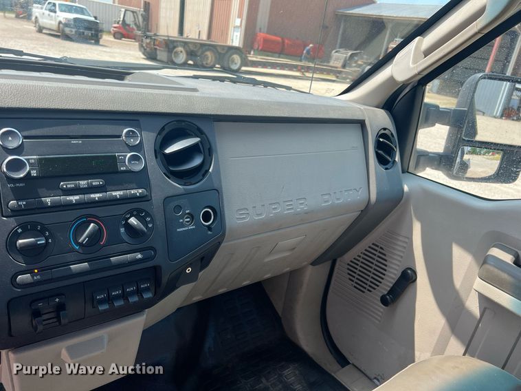 image for item LG9233 2009 Ford F450 Super Duty  flatbed truck