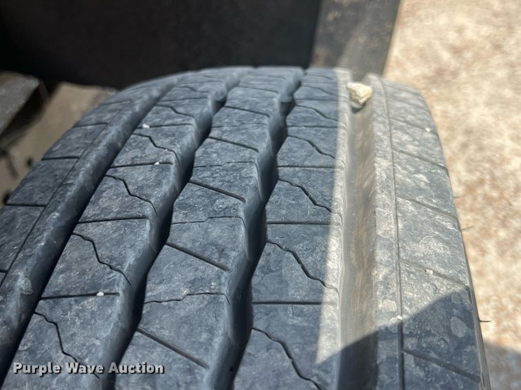 image for item LG9233 2009 Ford F450 Super Duty  flatbed truck