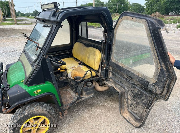 image for item LG9235 John Deere Gator  utility vehicle
