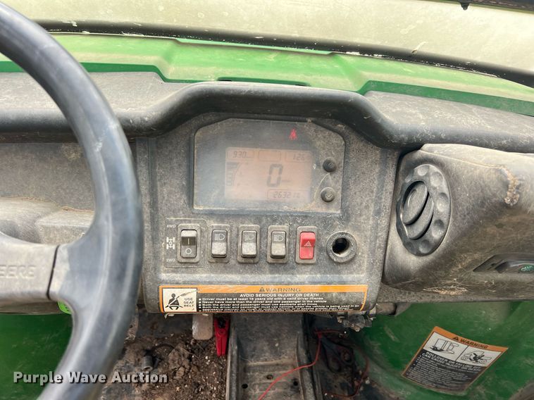 image for item LG9235 John Deere Gator  utility vehicle