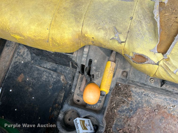 image for item LG9235 John Deere Gator  utility vehicle