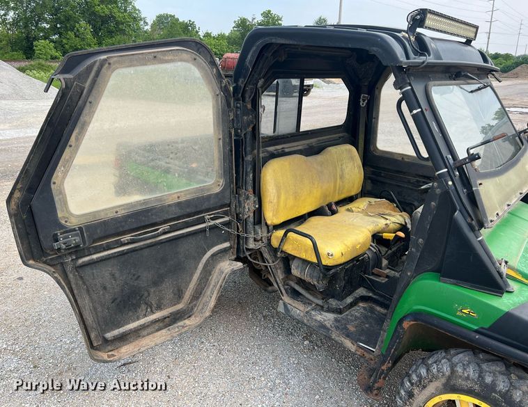 image for item LG9235 John Deere Gator  utility vehicle