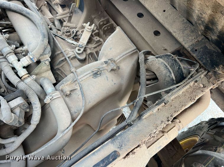 image for item LG9235 John Deere Gator  utility vehicle