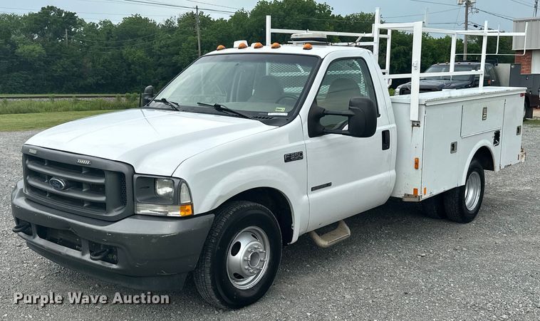 image for item LG9241 2002 Ford F350 Super Duty  utility bed pickup truck