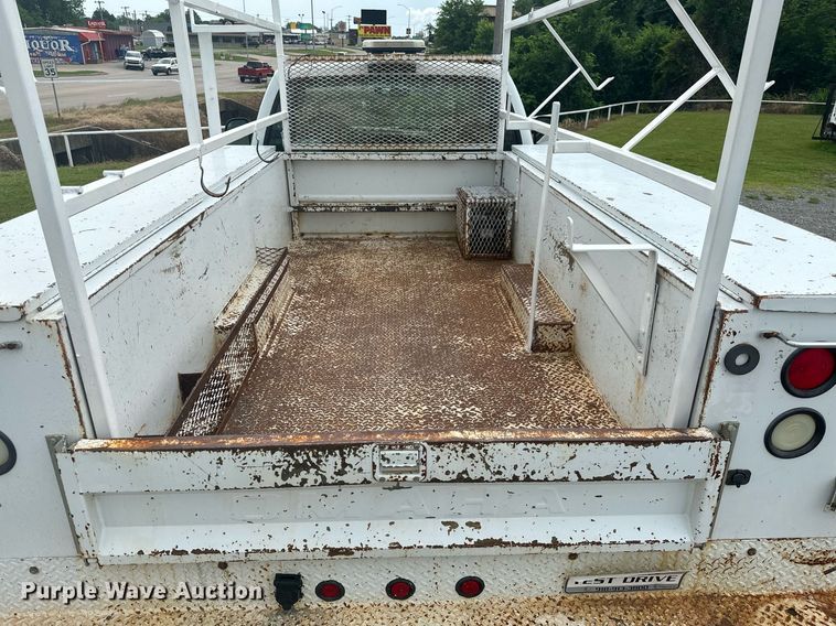 image for item LG9241 2002 Ford F350 Super Duty  utility bed pickup truck