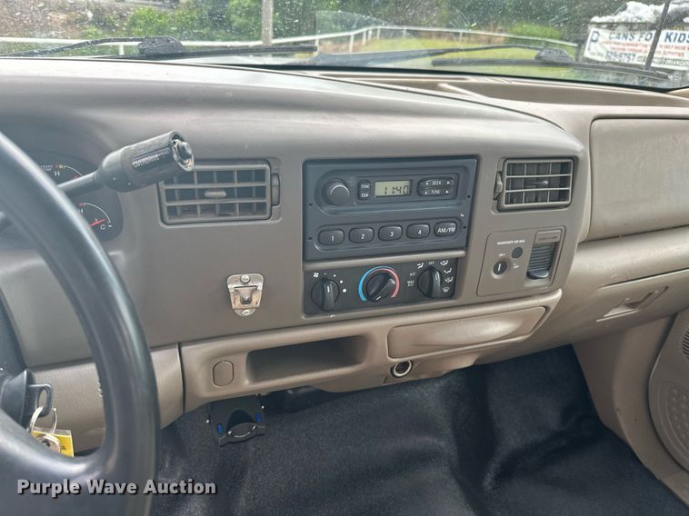 image for item LG9241 2002 Ford F350 Super Duty  utility bed pickup truck