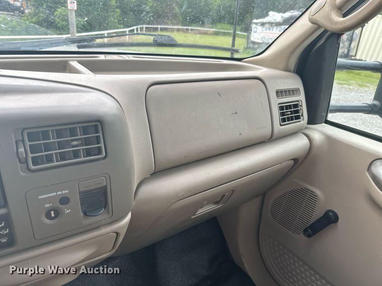 image for item LG9241 2002 Ford F350 Super Duty  utility bed pickup truck