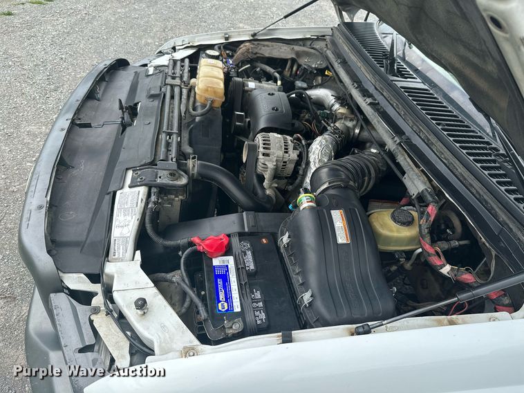 image for item LG9241 2002 Ford F350 Super Duty  utility bed pickup truck