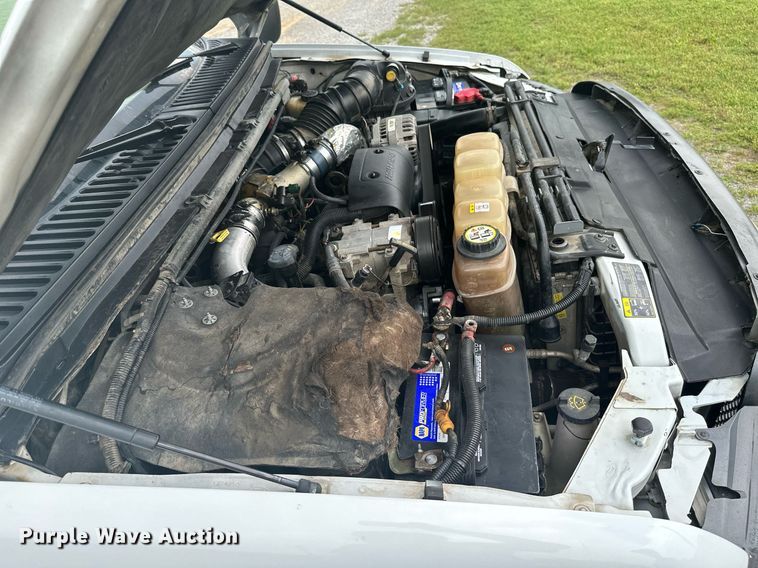 image for item LG9241 2002 Ford F350 Super Duty  utility bed pickup truck