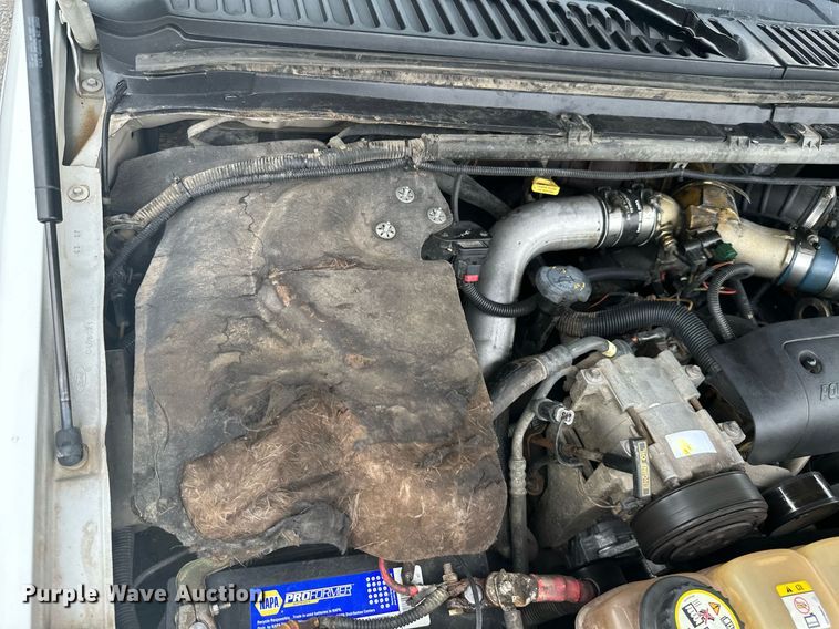 image for item LG9241 2002 Ford F350 Super Duty  utility bed pickup truck