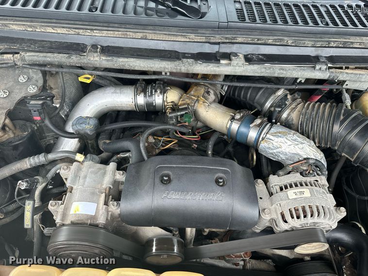 image for item LG9241 2002 Ford F350 Super Duty  utility bed pickup truck