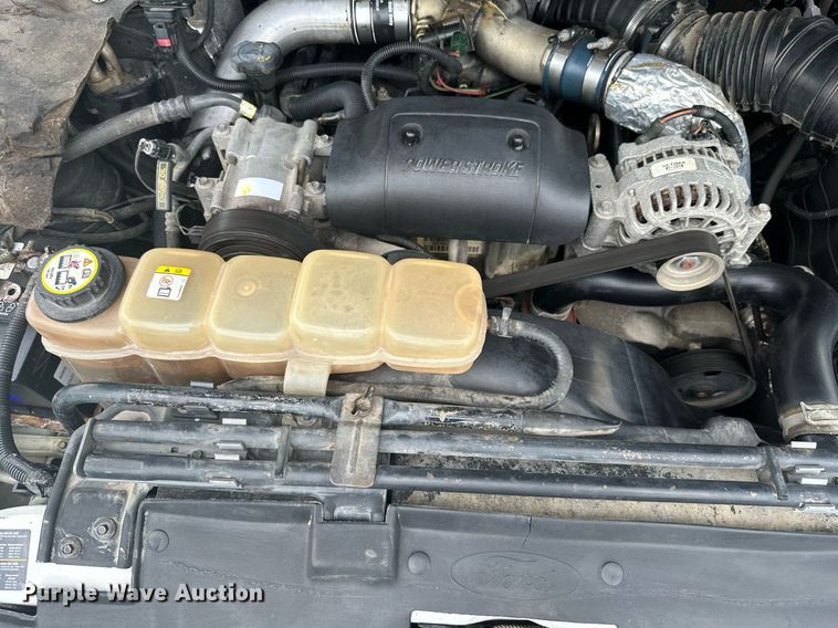 image for item LG9241 2002 Ford F350 Super Duty  utility bed pickup truck