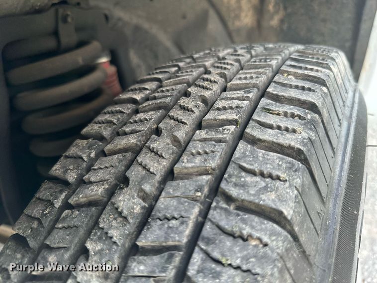 image for item LG9241 2002 Ford F350 Super Duty  utility bed pickup truck