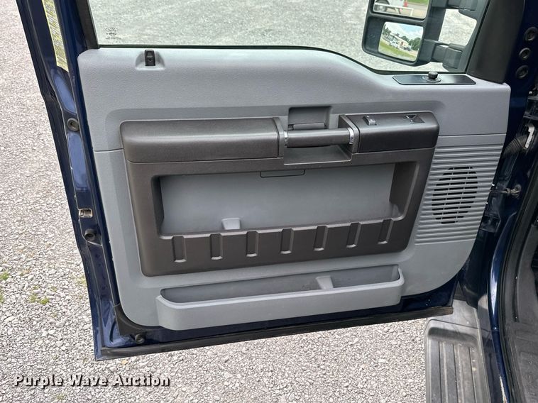 image for item LG9242 2012 Ford F350 Super Duty  SuperCab utility bed pickup truck