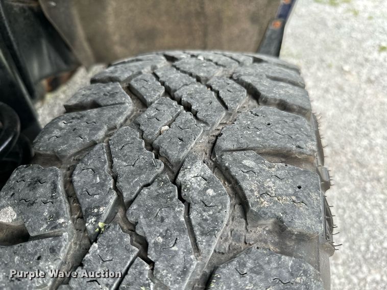 image for item LG9242 2012 Ford F350 Super Duty  SuperCab utility bed pickup truck