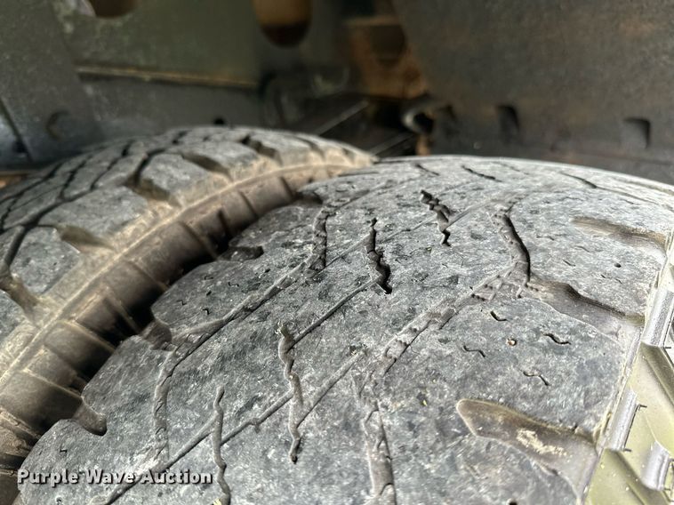 image for item LG9242 2012 Ford F350 Super Duty  SuperCab utility bed pickup truck