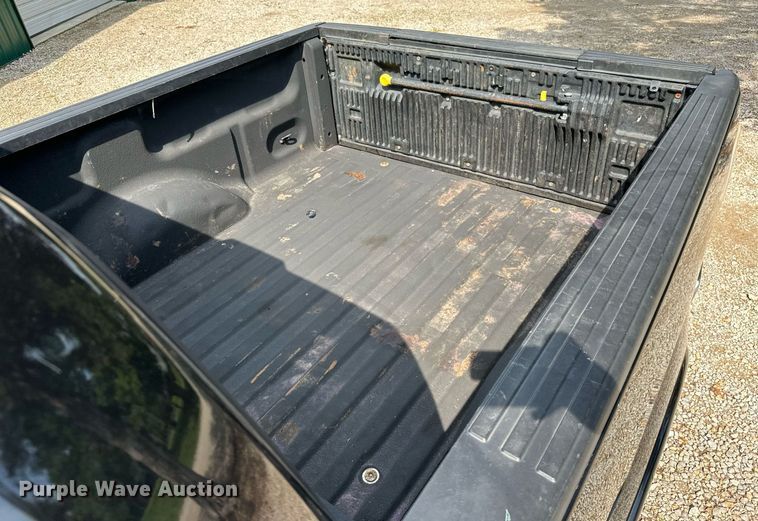 image for item LG9243 2011 Ford F150 Lariat  SuperCrew pickup truck