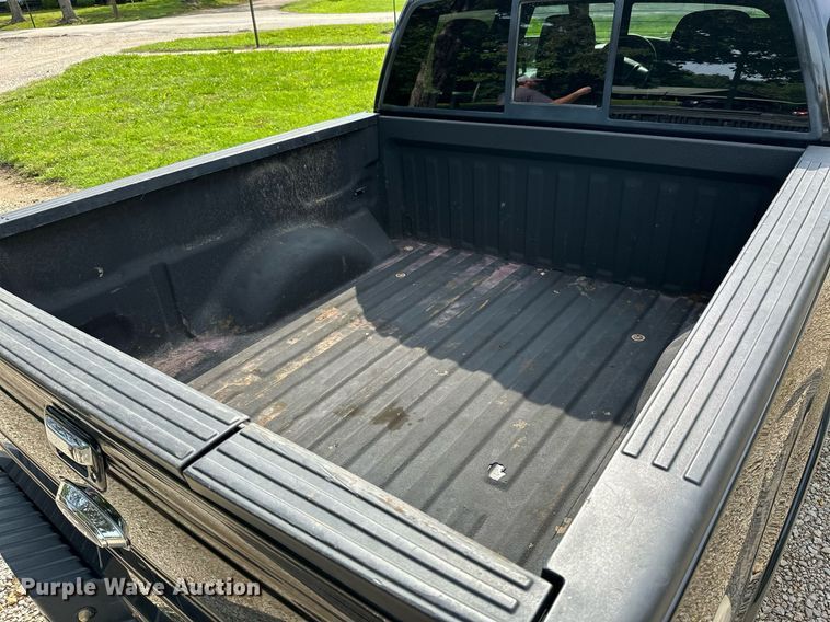 image for item LG9243 2011 Ford F150 Lariat  SuperCrew pickup truck