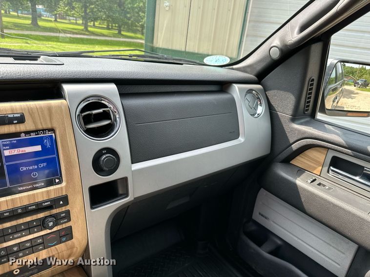 image for item LG9243 2011 Ford F150 Lariat  SuperCrew pickup truck