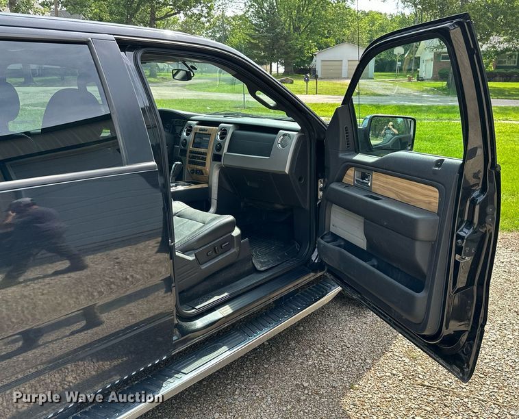 image for item LG9243 2011 Ford F150 Lariat  SuperCrew pickup truck