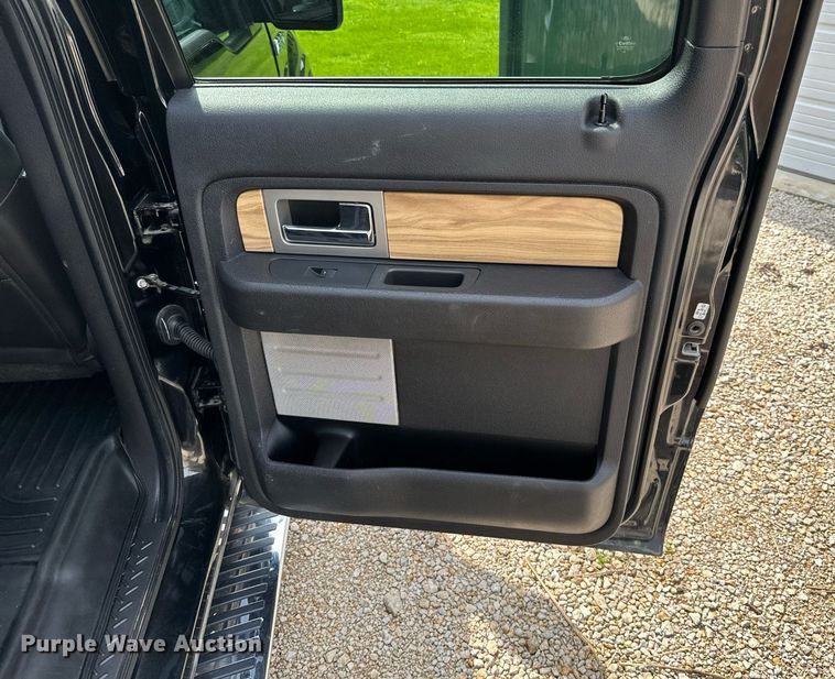 image for item LG9243 2011 Ford F150 Lariat  SuperCrew pickup truck