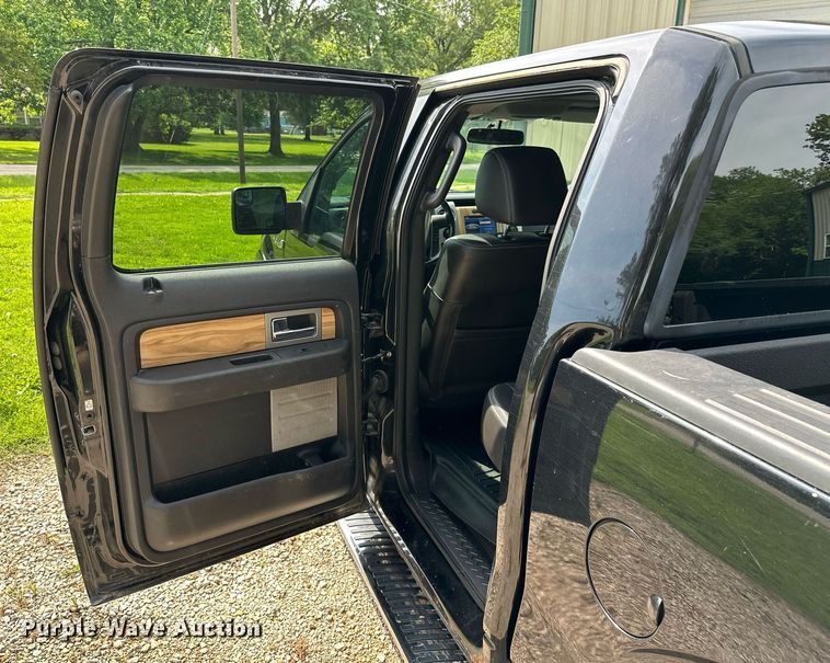 image for item LG9243 2011 Ford F150 Lariat  SuperCrew pickup truck