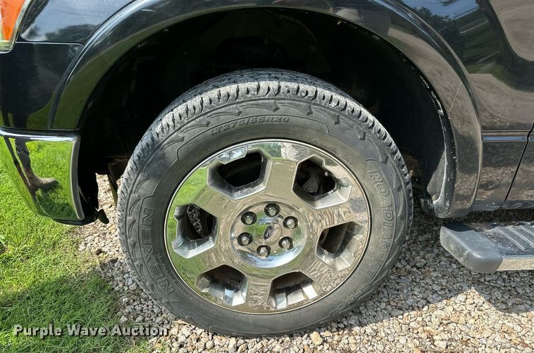 image for item LG9243 2011 Ford F150 Lariat  SuperCrew pickup truck