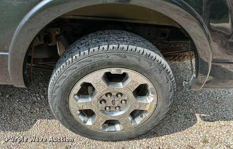 image for item LG9243 2011 Ford F150 Lariat  SuperCrew pickup truck