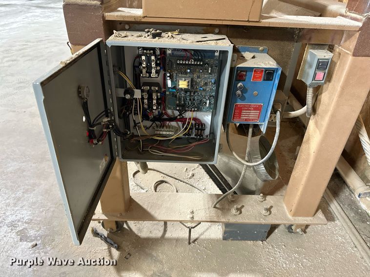 image for item LG9245 Shop built  panel saw