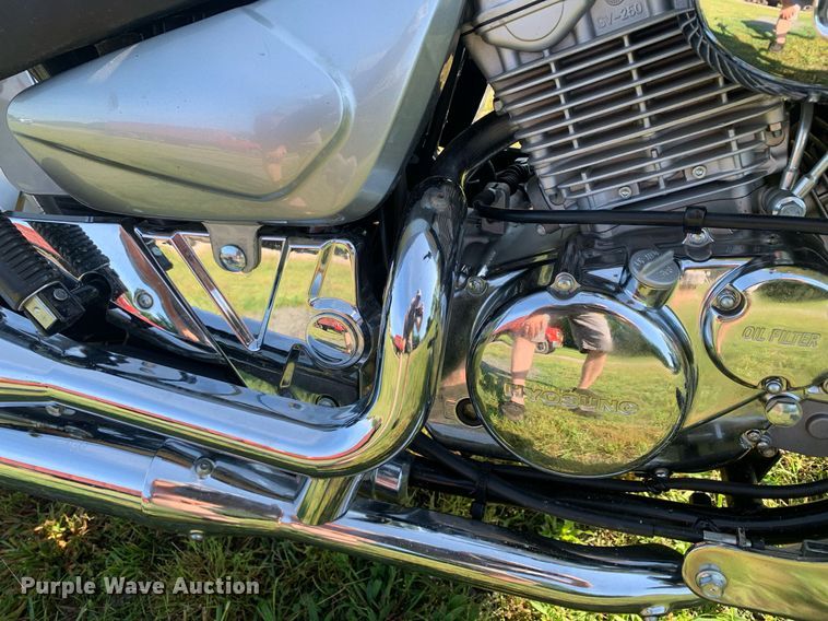 image for item LH9631 2009 Hyosung GV250  motorcycle