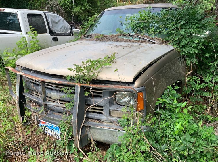 image for item LH9636 1997 Chevrolet Cheyenne 1500  pickup truck