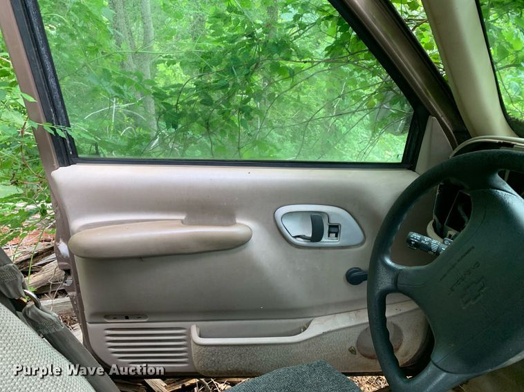 image for item LH9636 1997 Chevrolet Cheyenne 1500  pickup truck