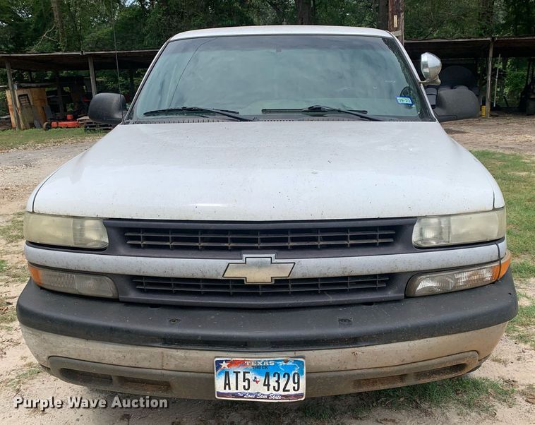 image for item LH9638 2002 Chevrolet Silverado 1500  Ext. Cab pickup truck
