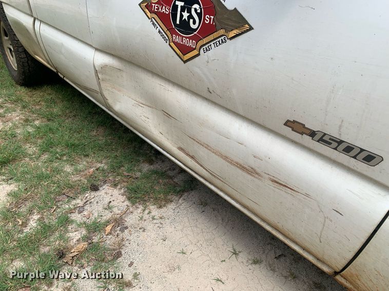 image for item LH9638 2002 Chevrolet Silverado 1500  Ext. Cab pickup truck